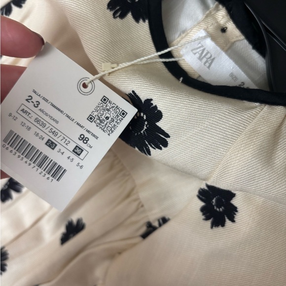 Zara Cream and Black Floral Kids Dress - Picture 5 of 5